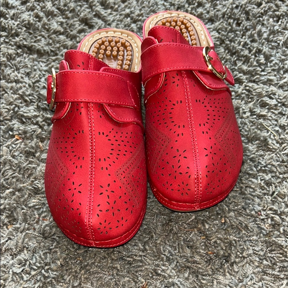 New without tags alicegana lightweight, red clogs